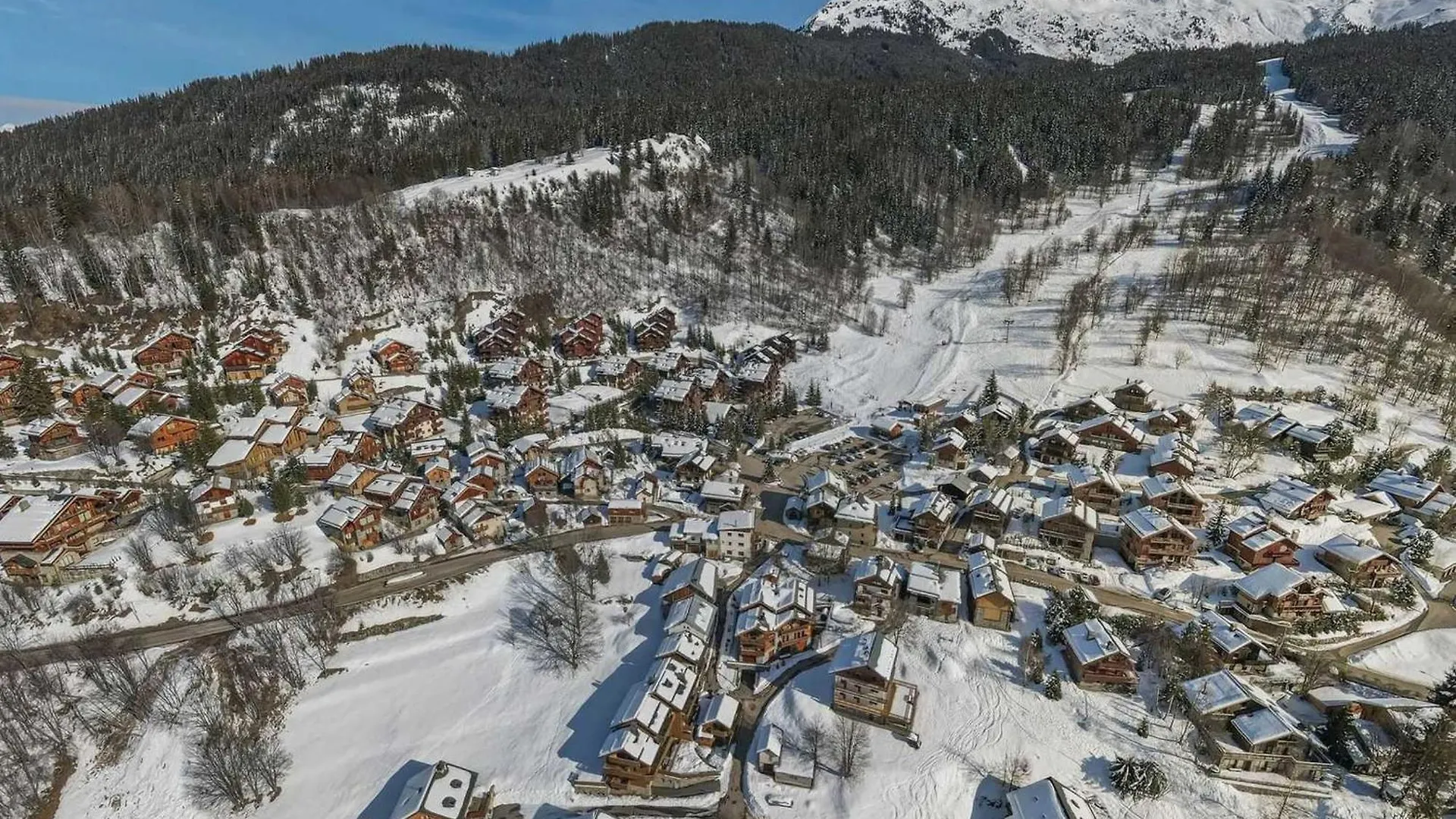 Les Allues Duplex A Meribel Village : Ski Aux Pieds, Piscine Et Spa Inclus - Fr-1-566-6 צרפת